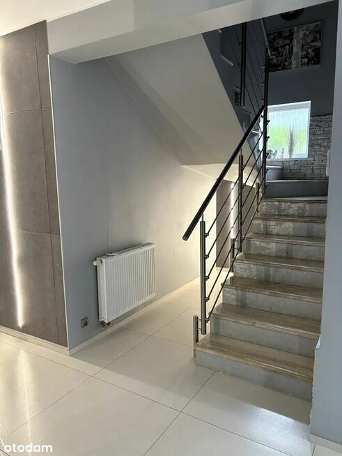 Dom jednorodzinny o pow. 220 m2 cał., do zamieszkania, super