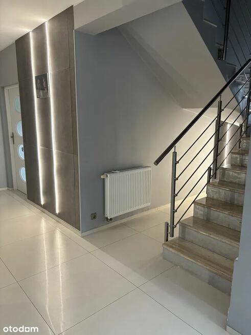 Dom jednorodzinny o pow. 220 m2 cał., do zamieszkania, super