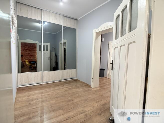 Klimatyczne mieszkanie w sercu miasta, 2 piętro.