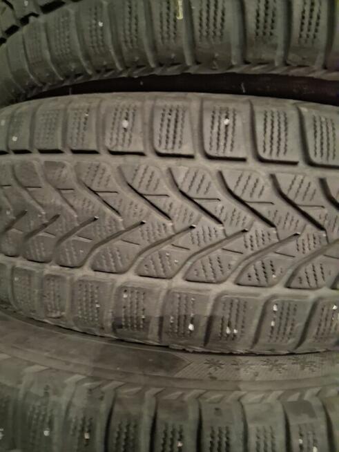 Komplet opon zimowych 185/65R15