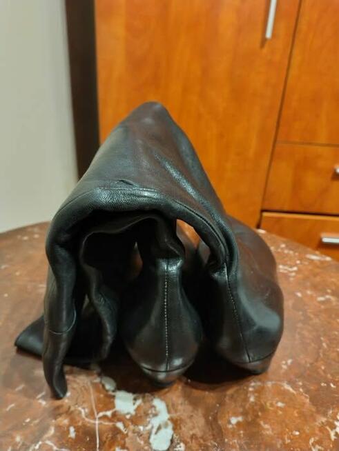 sprzedam kozaki damskie z czarnej skóry