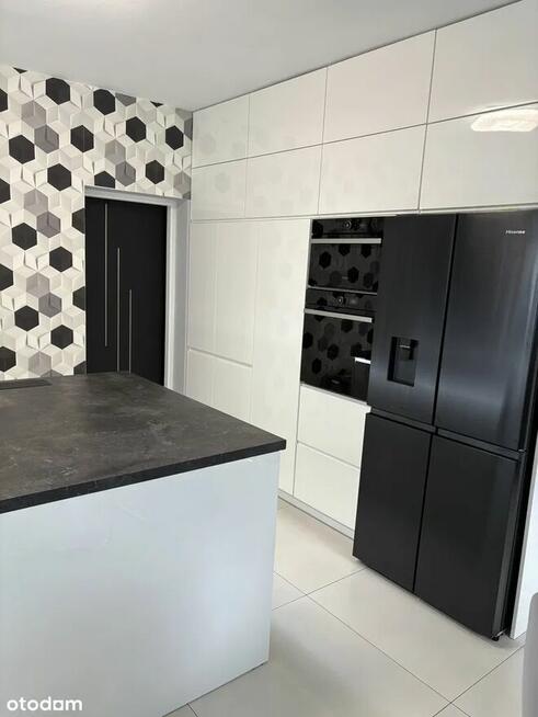 Dom jednorodzinny o pow. 220 m2 cał., do zamieszkania, super