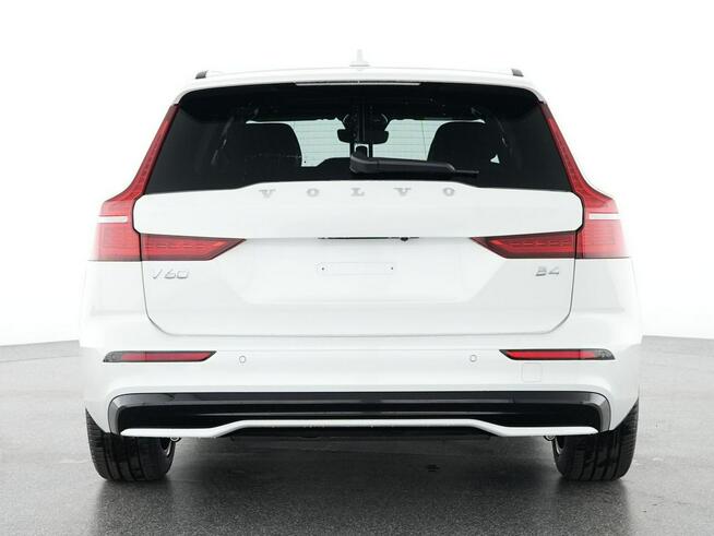 Volvo V60 B4(B) Plus Dark MY 2025