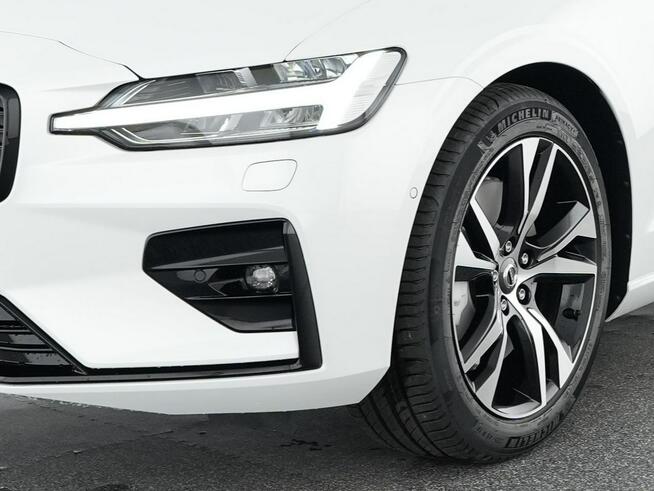 Volvo V60 B4(B) Plus Dark MY 2025