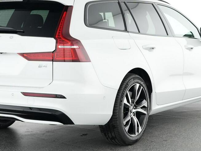 Volvo V60 B4(B) Plus Dark MY 2025