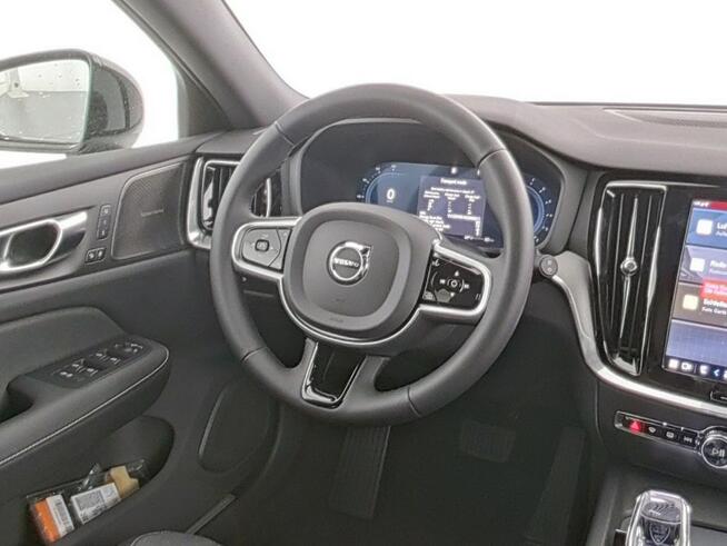 Volvo V60 B4(B) Plus Dark MY 2025