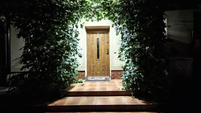 DOM BLIŹNIAK W ŚWIETNEJ LOKALIZACJI