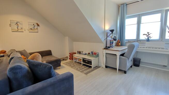 DOM BLIŹNIAK W ŚWIETNEJ LOKALIZACJI