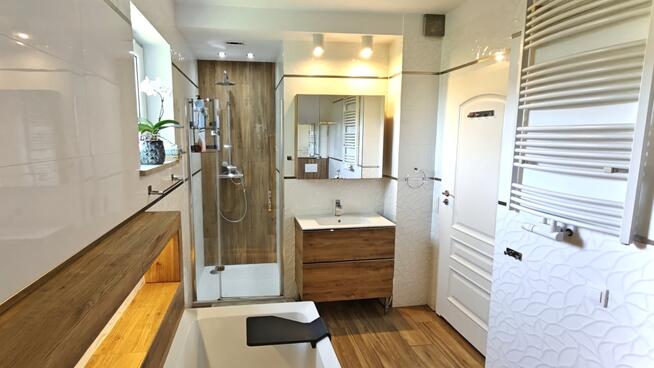 DOM BLIŹNIAK W ŚWIETNEJ LOKALIZACJI