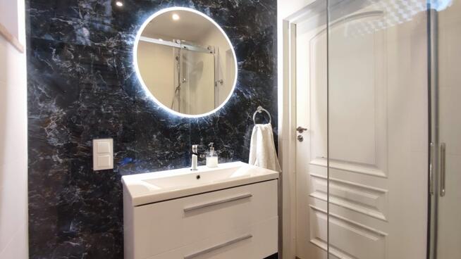 DOM BLIŹNIAK W ŚWIETNEJ LOKALIZACJI