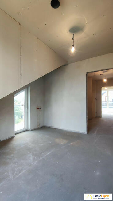 Dwa piętra komfortu - dom z ogrodem w otoczeniu natury.