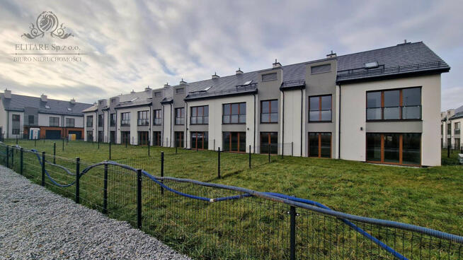 Duży dom szereg SKRAJNY o pow.151,02m2 na działce 302m2, Kąty Wrocławskie