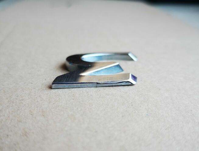 PEUGEOT 3008 emblemat napis cyfry klapy tył