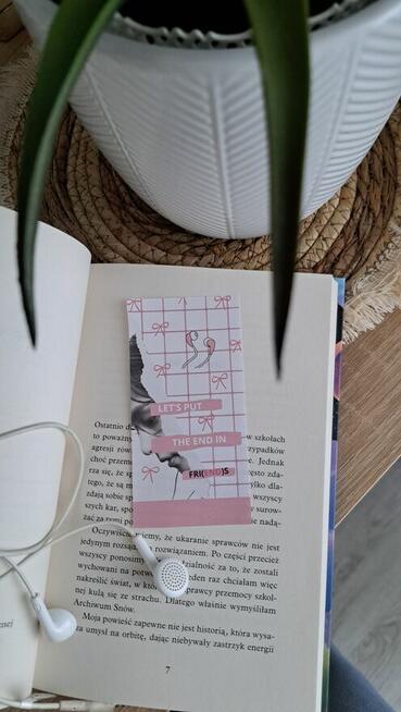 Zakładka do książki BTS