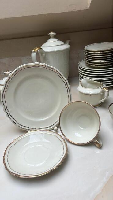 Serwis na 9 osób. Hackefors. Ręcznie malowany złotem