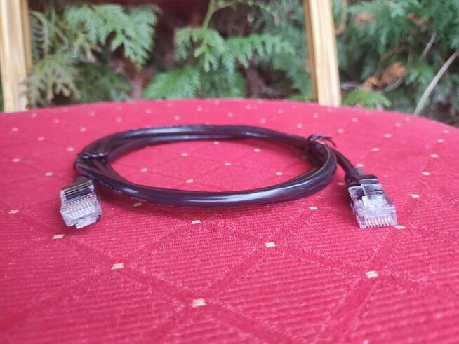 Kabel sieciowy Ethernet LAN RJ45 internetu komputera Laptopa