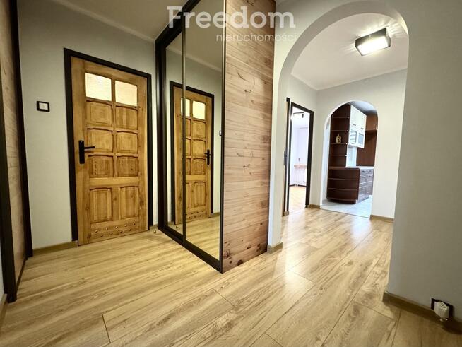 Jasne 4-pokojowe mieszkanie z balkonem