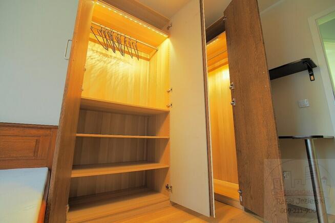 Z garażem mieszkanie 2 pokojowe, balkon, Jagodno.