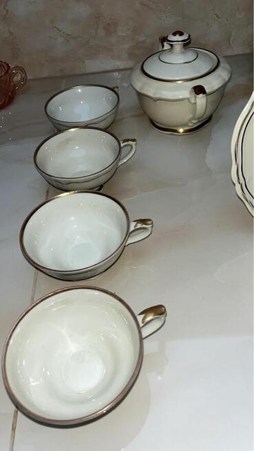 Serwis na 9 osób. Hackefors. Ręcznie malowany złotem