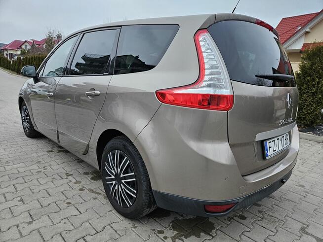 Renault Grand Scenic 2009, 1.6 benzyna 110 KM, 6 biegów