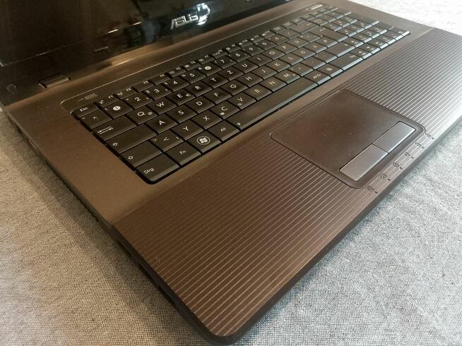 Laptop Asus A73B, 17,3, zasilacz w zestawie
