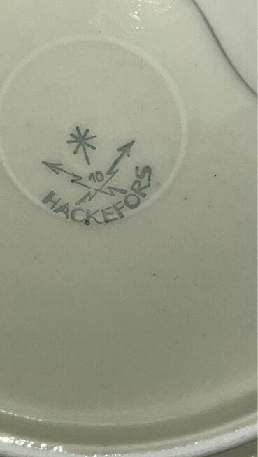 Serwis na 9 osób. Hackefors. Ręcznie malowany złotem