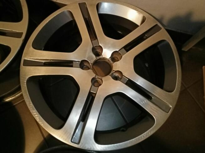 Oryginalne felgi Volvo Cassiopeia 5x108 x17 7,5Jx17xET49