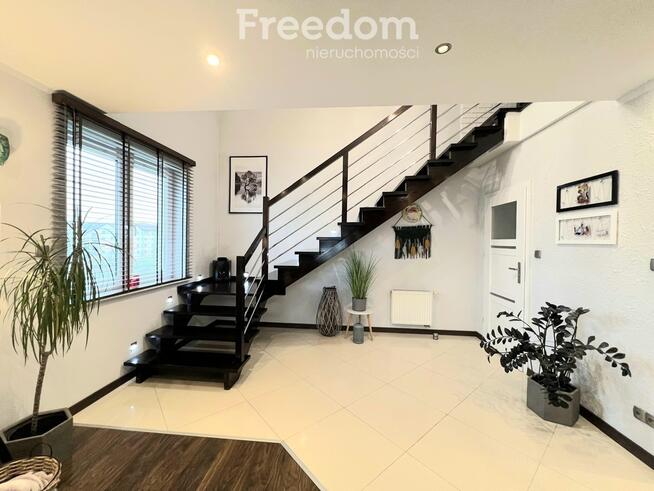 Dwupoziomowy apartament w dobrej lokalizacji