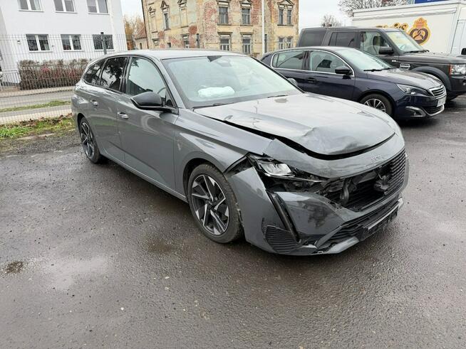 Peugeot 308 1.5-131KM BlueHDi Allure Pack S&S EAT8 Salon PL 2024