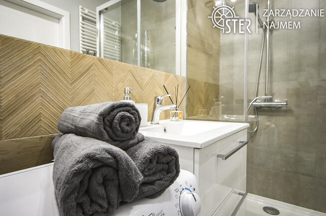 Stare Miasto, 2 pokoje, hala,balkon, do końca maja