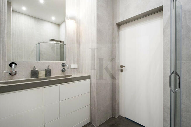 Przestronny apartament z widokiem na Park Dygata