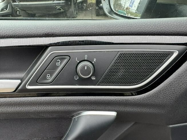 Volkswagen Golf Sportsvan Klimatronic 2-stref, Podgrz. fotele, PDC 2x, Bi-Xenon, 2 kpl. kół