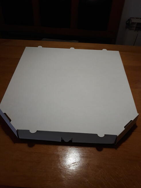 Pudełko na pizzę o wymiarach 42x42x4