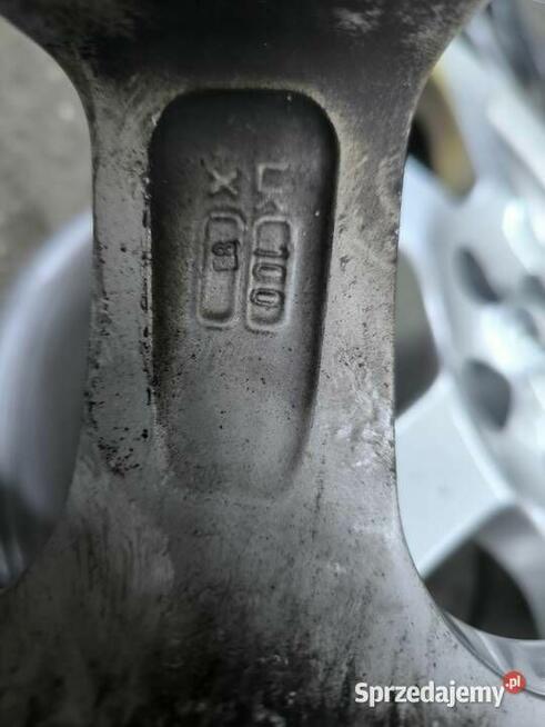 Felgi aluminiowe CMS 15 6.0j5x100 et38 VW Audi Skoda Seat