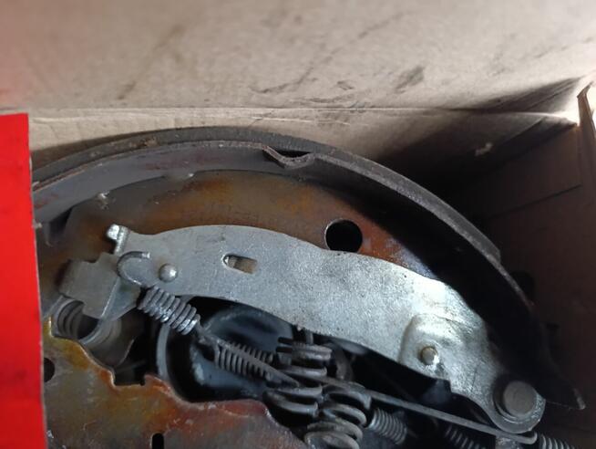 Sprzedam bębny chamulcowe plus szczęki peugeot 207