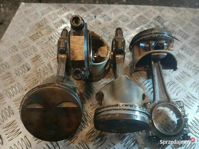 Tłok + kobowód Porsche 944 2.5 B M44/05 , 100184