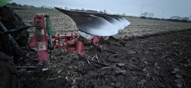 Sprzedam Kosiarka rotacyjna.Pług obrotowy 4 skibowy