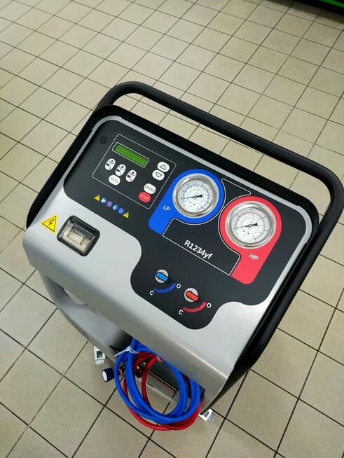 Acs 563 Bosch stacja klimatyzacji do pojazdów elektrycznych