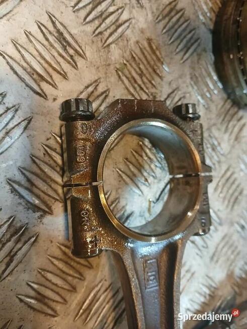 Tłok + kobowód Porsche 944 2.5 B M44/05 , 100184