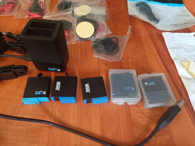 GoPro Hero 8 Black + dużo dodatków.