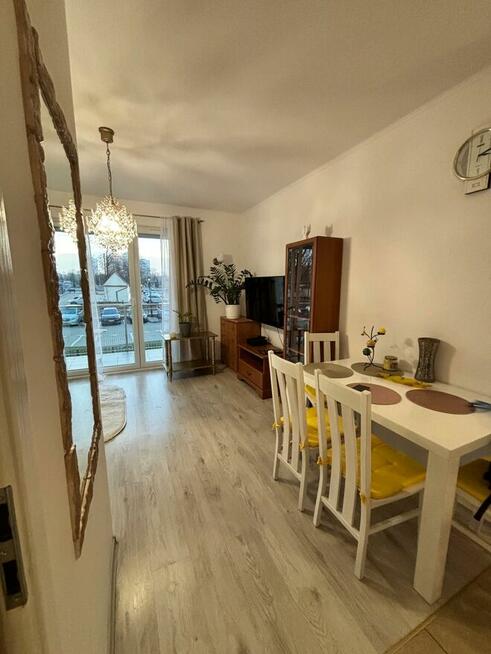 Przytulne 2 pokojowe mieszkanie w bardzo dobrej lokalizacji.