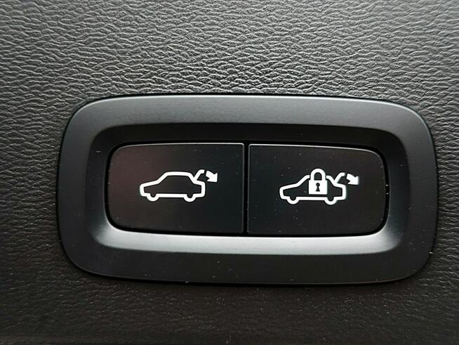 Volvo XC 40 EL.Klapa+NAVI+Kamera+PODGRZ.Kier+Fotele1WŁ KRAJOWY GWAR. Bezwyp F23%