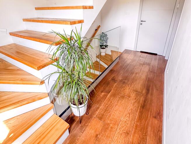 Energooszczędny dom. Fotowoltaika. 400 m- PKP. Zgorzała / Warszawa