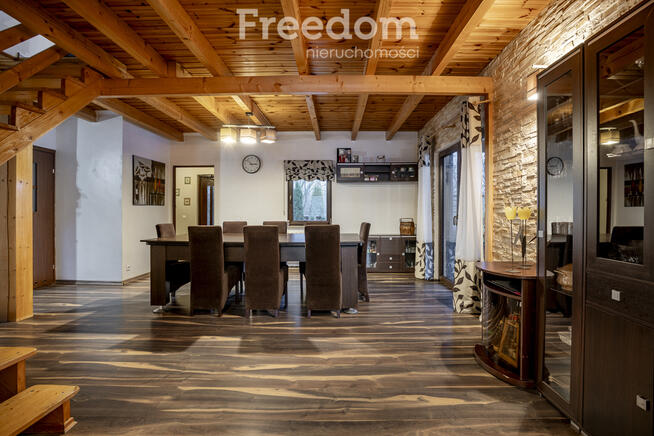 Dom na dużej działce ze stawem – Konieczki