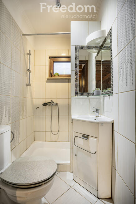 Dom na dużej działce ze stawem – Konieczki