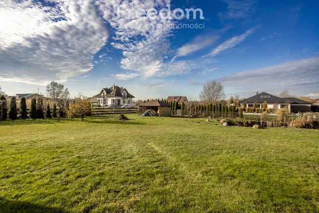 Dom na dużej działce ze stawem – Konieczki