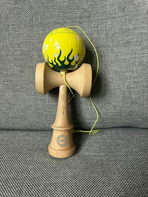 Profesjonalna KENDAMA - gra zręcznościowa - różne kolory