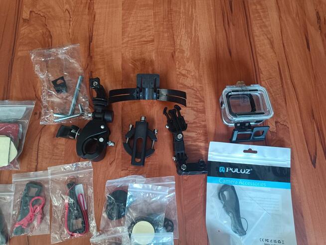 GoPro Hero 8 Black + dużo dodatków.