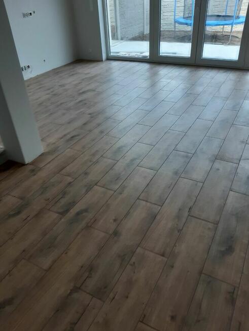 Układanie płytek, generalne remonty wnętrz.