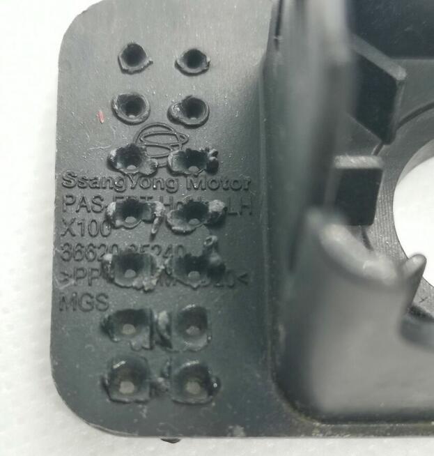 Uchwyt Mocowanie Czujnika Parkowania Przód SsangYong Tivoli